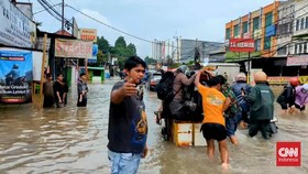 Banjir di Tangerang, Sejumlah Kendaraan Mogok