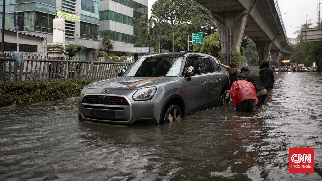 148 RT dan 20 Jalan di Jakarta Terendam Banjir Minggu Siang