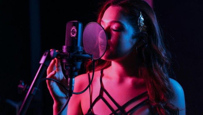 Virgo melatih suara secara rutin sehingga setiap penampilan selalu dalam kondisi prima dan terjaga kualitasnya.