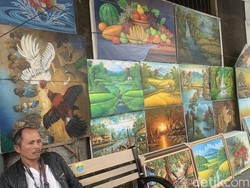 Kisah Iin, Pelukis Jalanan Braga yang Tak Lelah Berkarya