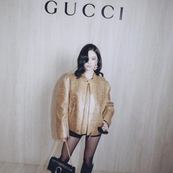 5 Potret Ningning aespa Tampil Stand Out dengan Edgy Style di Gucci Primavera Fashion Show