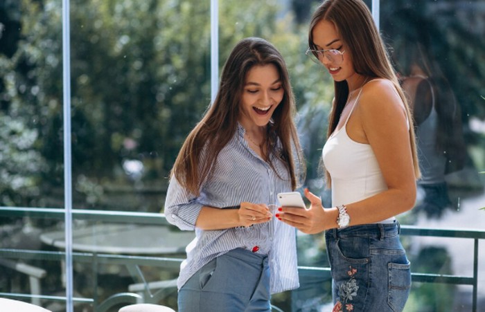 Ramalan zodiak Capricorn, Aquarius, dan Pisces minggu ini menyoroti pertumbuhan pribadi, transformasi hubungan, dan peluang kerja sama. Perubahan yang terjadi membantu membangun fondasi masa depan./ Foto: freepik.com/senivpetro