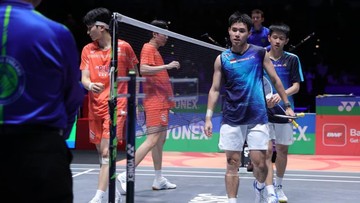 Update Eksklusif Olahraga CNN : FOTO: Raymond/Joaquin Tumbang di Hadapan Kim/Seo