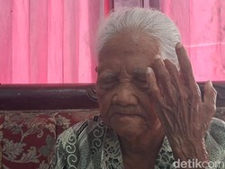 Trauma Ditipu, Nenek Penjual Pisang di Nganjuk Pilih Tak Jualan Lagi