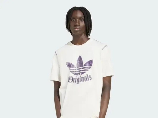 Cari Kaos Casual yang Stylish? Cek ADIDAS Distressed Graphic Tee Ini