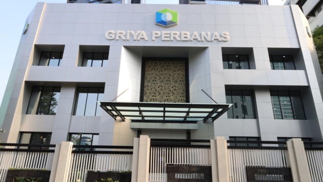 Industri perbankan Indonesia tetap resilien di tengah tantangan global. Strategi mitigasi risiko dan penguatan likuiditas diperlukan untuk menjaga stabilitas.