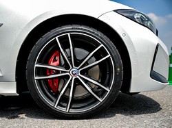 Merasakan Ban Baru Bridgestone buat Mobil Sport, Grip-nya Mantap!