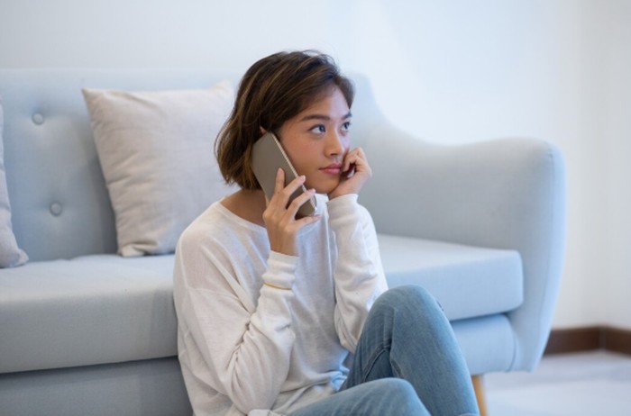 Cancer dikenal sebagai zodiak yang sangat dekat dengan keluarga. Karena itu, mereka sering menyiapkan rencana mudik sejak jauh hari agar bisa segera bertemu orang tercinta./ Foto: freepik.com/katemangostar