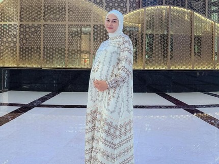 11 Outfit Baju Lebaran Artis untuk Ibu Hamil, Stylish tapi Tetap Nyaman!