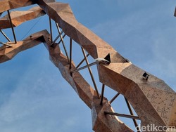 Penampakan Kerusakan Ornamen-Tiang Lampu Jembatan Kabanaran Jogja