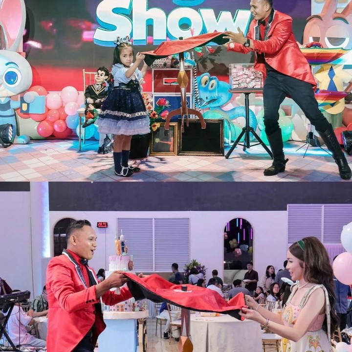 <p>Perayaan ulang tahun putri Momo Geisha ini pun tampak semakin meriah dengan berbagai rangkaian acara menarik. Seperti pada potret yang satu ini, Briell dan sang Bunda terlihat bermain sulap dalam sesi<em> Magic Show</em>. (Foto: Instagram @therealmomogeisha)</p>