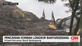 VIDEO: Pencarian Korban Longsor Bantargebang