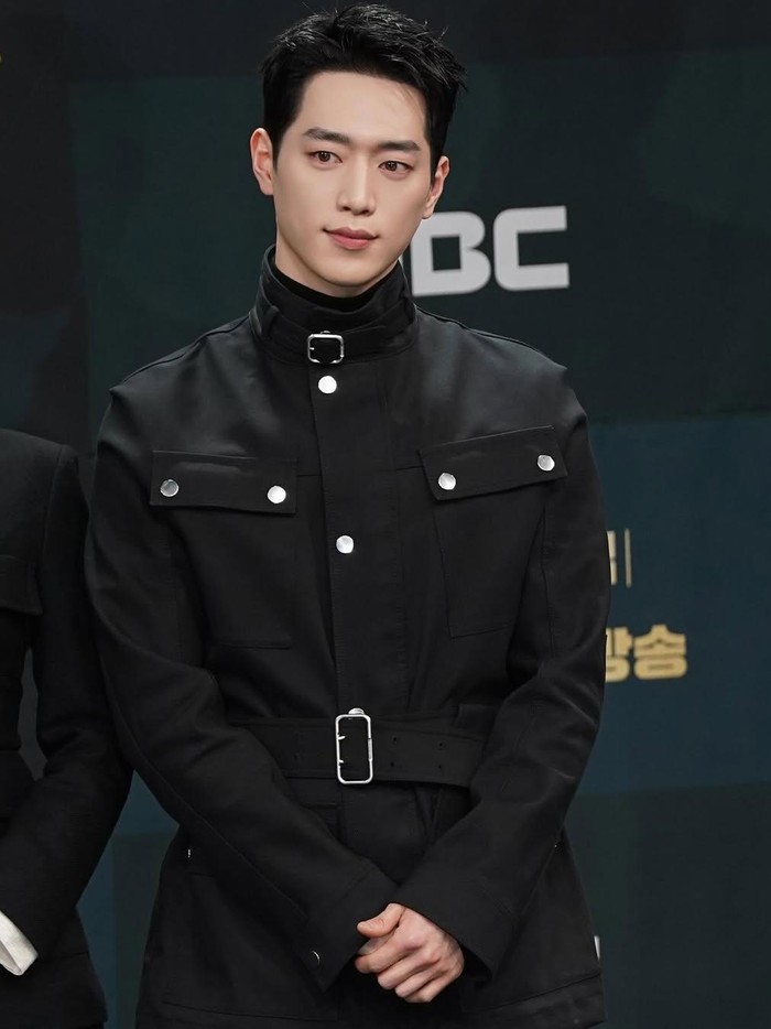 Sebelum dikenal sebagai aktor, Seo Kang Joon lebih dulu debut sebagai salah satu anggota boy group 5urprise yang didirikan oleh Fantagio./ Foto: instagram.com/seokj1012