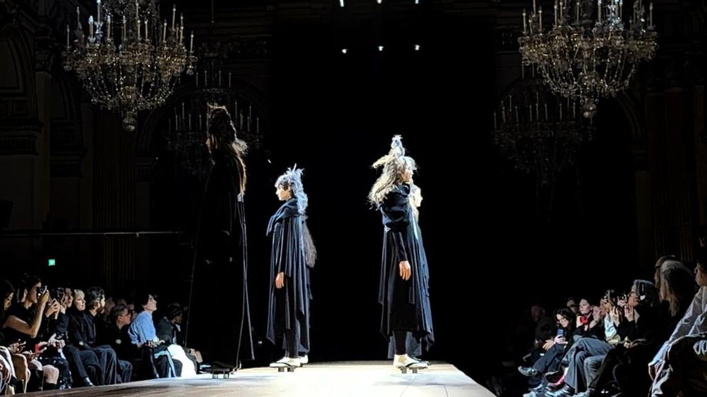 Eksplorasi Bentuk, Tubuh, dan Ekspresi Kebebasan Yohji Yamamoto