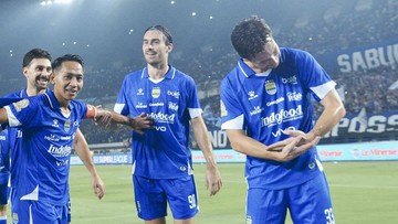 Liputan Olahraga CNN Sport : Hasil Super League: Thom Haye Cetak Gol, Persib Bantai Persik