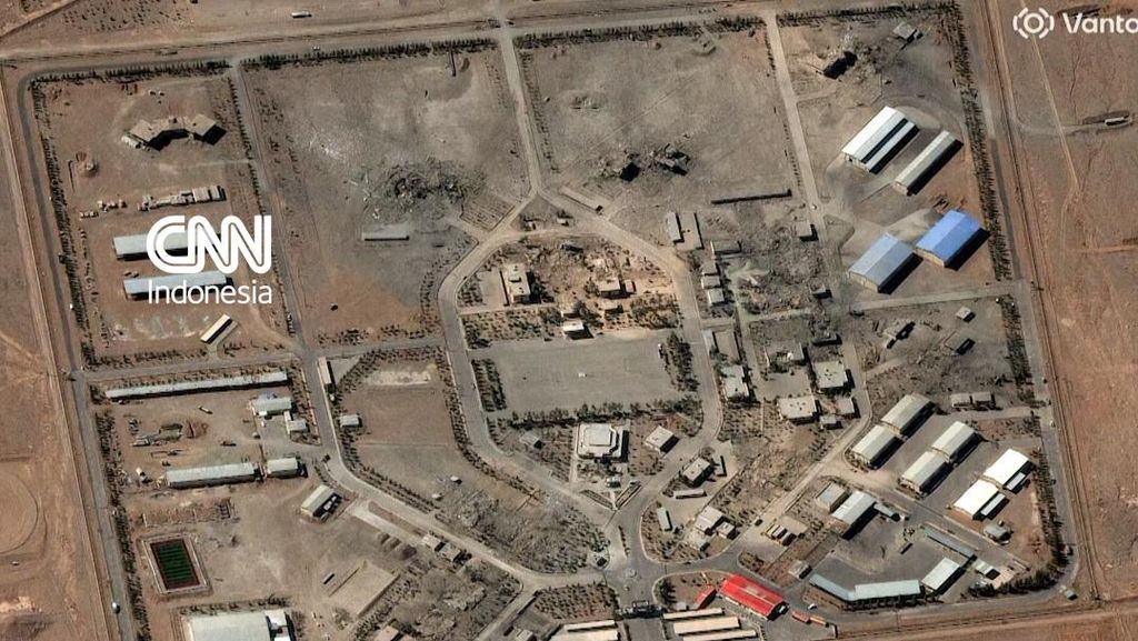 Melihat Kerusakan Bandara-Fasilitas Militer Iran Imbas Serangan Udara