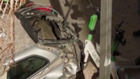 Puing-puing dan Kendaraan Rusak usai Rudal Iran Hantam Israel