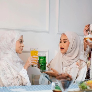 4 Zodiak yang Paling Semangat Silaturahmi saat Lebaran, Bikin Kumpul Keluarga Makin Seru!