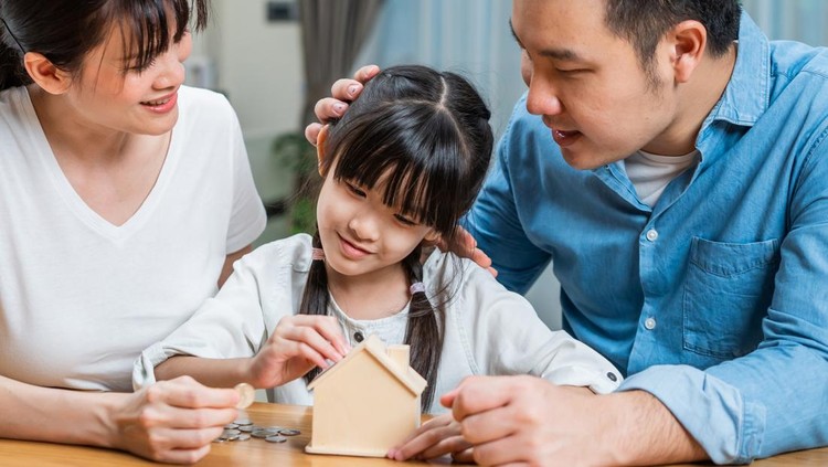 7 Cara Bijak Menjelaskan Kondisi Keuangan Keluarga yang Sulit kepada Anak