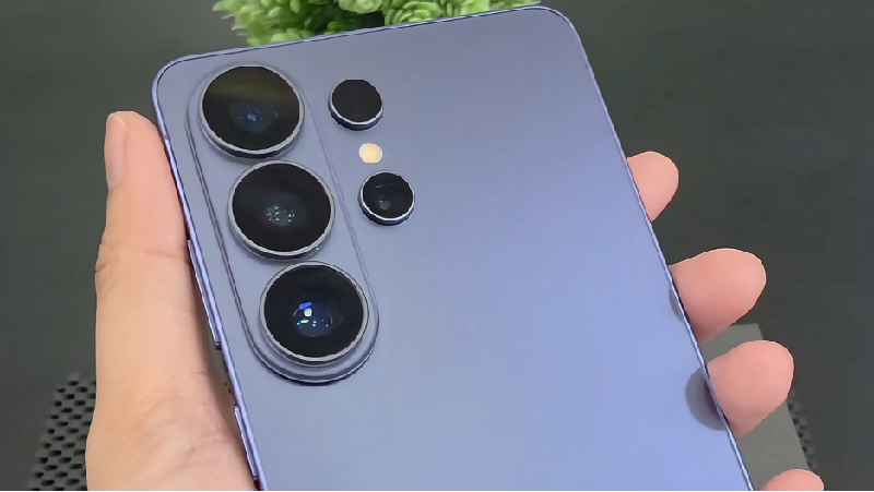 Era baru teknologi smartphone kembali dimulai seiring Samsung Electronics secara resmi meluncurkan lini flagship terbarunya yakni Samsung Galaxy S26 Series