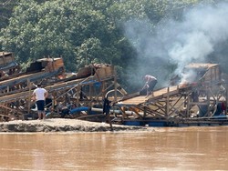 Tak Ada yang Kebal Hukum, Deretan Rakit PETI di Kuansing Dimusnahkan