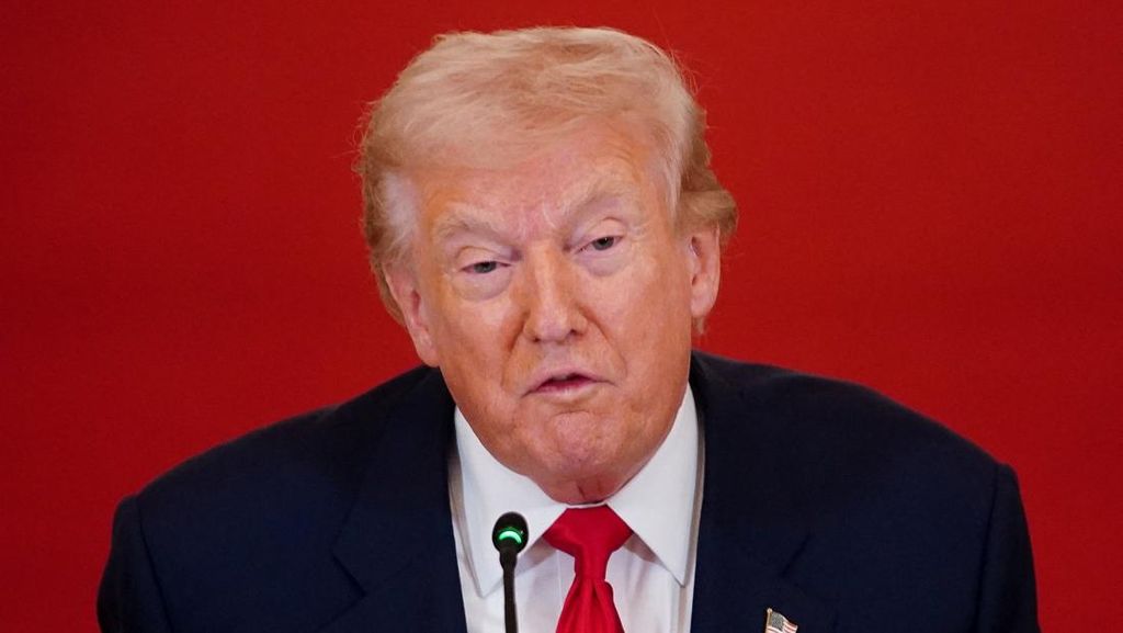 Trump Ucap Alhamdulillah saat Desak Iran: Buka Hormuz Atau ke Neraka!