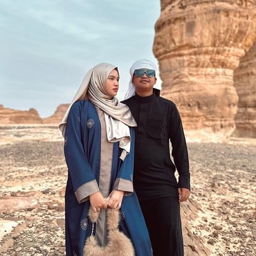 Kehidupan Rumah Tangga Dustin Tiffani hingga Alasan Komunikasi Pakai HT dengan Istri