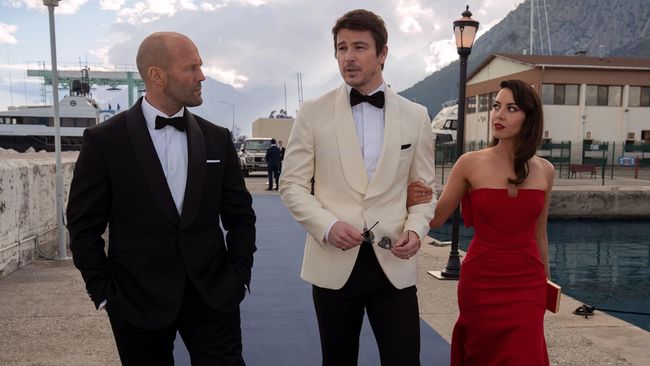  Ruse De Guerre. Berikut sinopsis Operation Fortune dibintangi Jason Statham.