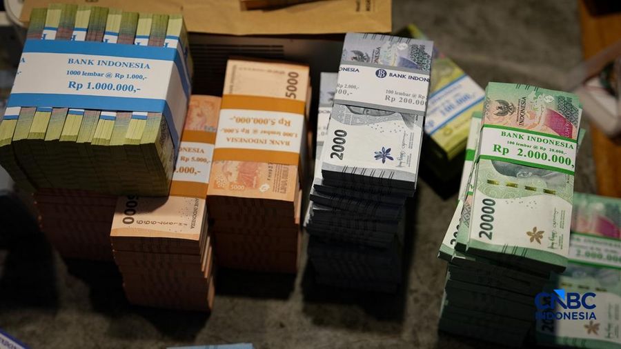 Ilustrasi Tunjangan Hari Raya. (CNBC Indonesia/Tias Budiarto)