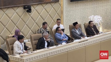 DPR: Jangan Cuma Potong Gaji, Pangkas Juga Program Pemerintah