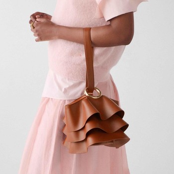 Tampil Penuh Karakter di Momen Lebaran dengan Koleksi Spring 2026 dari Kate Spade