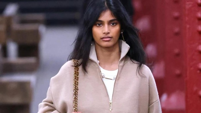 Kisah Bhavitha Mandava, dari Penumpang Kereta hingga Jadi Brand Ambassador Chanel