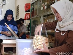 Berkah Ramadan, Produsen Kue Gapit Bojonegoro Raup Omzet Puluhan Juta