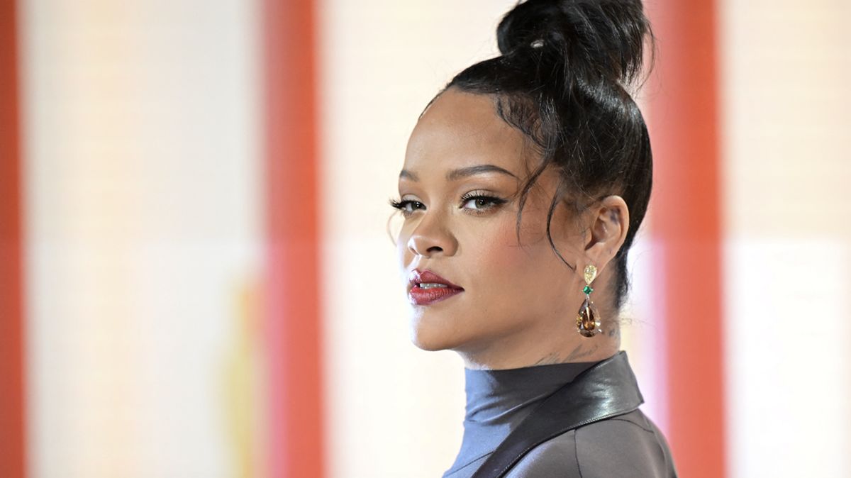 Rihanna Sangat Panik dan Heran Jadi Target Penembakan