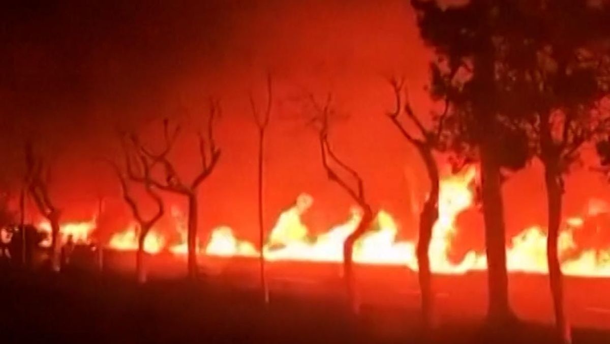 Penampakan Jalan Raya Di Iran Kebakaran Usai Serangan Udara Israel