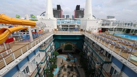 FOTO: Pelayaran Indah yang Singkat di Kapal Pesiar Disney Adventure