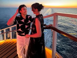 Setia Temani Hingga Akhir Hayat, 7 Foto Sheila Dara & Vidi Aldiano Sang Suami Selamanya