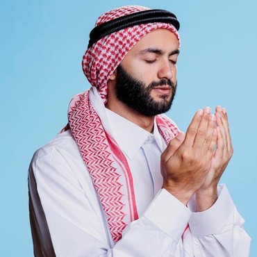 10 Amalan yang Bisa Dilakukan Saat I'tikaf di Masjid