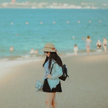 7 Ciri Keprbadian Orang yang Suka Menemukan Kedamaian di Pantai