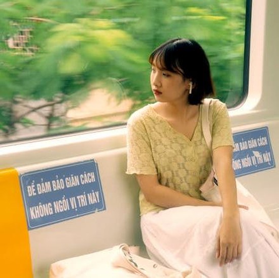 6 Ciri Kepribadian Orang yang Suka Bepergian Naik Kereta