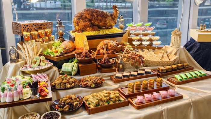 Berbuka puasa bernuansa budaya, paket menginap, hingga kegiatan berbagi dengan komunitas lokal, dirancang untuk menghadirkan suasana kebersamaan selama Ramadan.