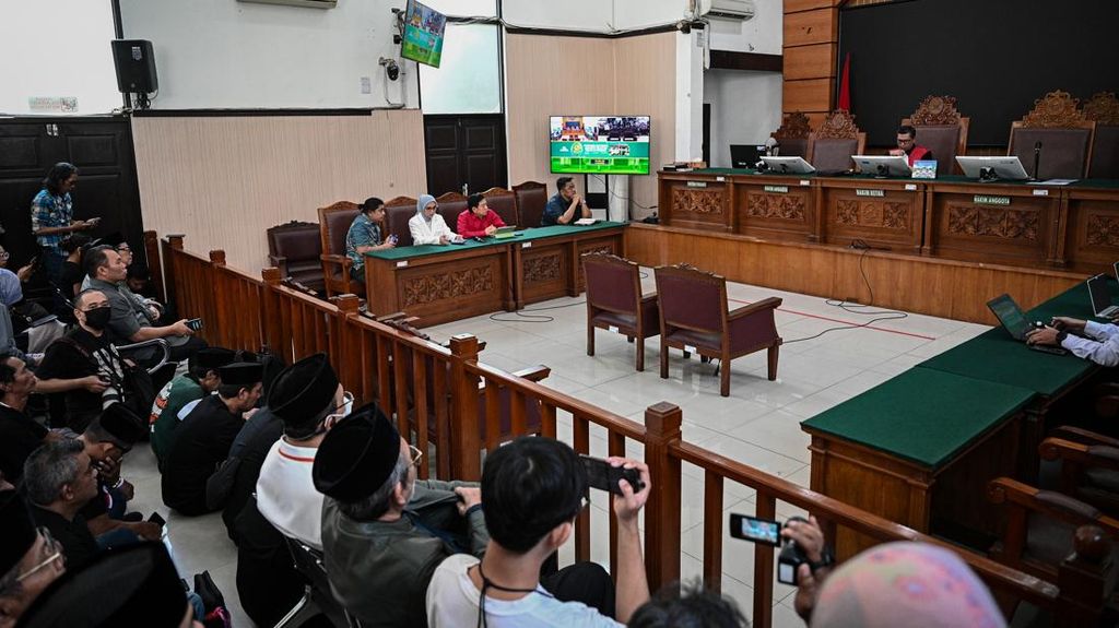 FOTO: Hakim Tolak Praperadilan Yaqut Cholil Qoumas