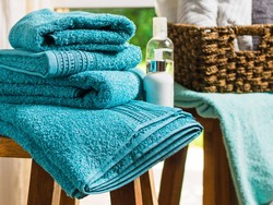 Bolehkah Handuk Dapur dan Kamar Mandi Dicuci Bersama? Ini Penjelasan Ahli