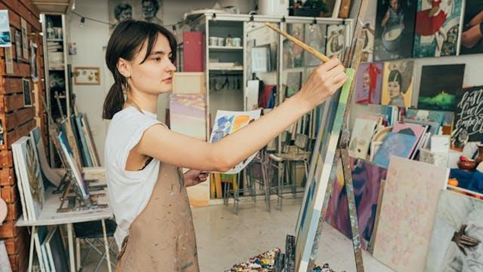 4 Zodiak yang Punya Kemampuan Berpikir Out of the Box