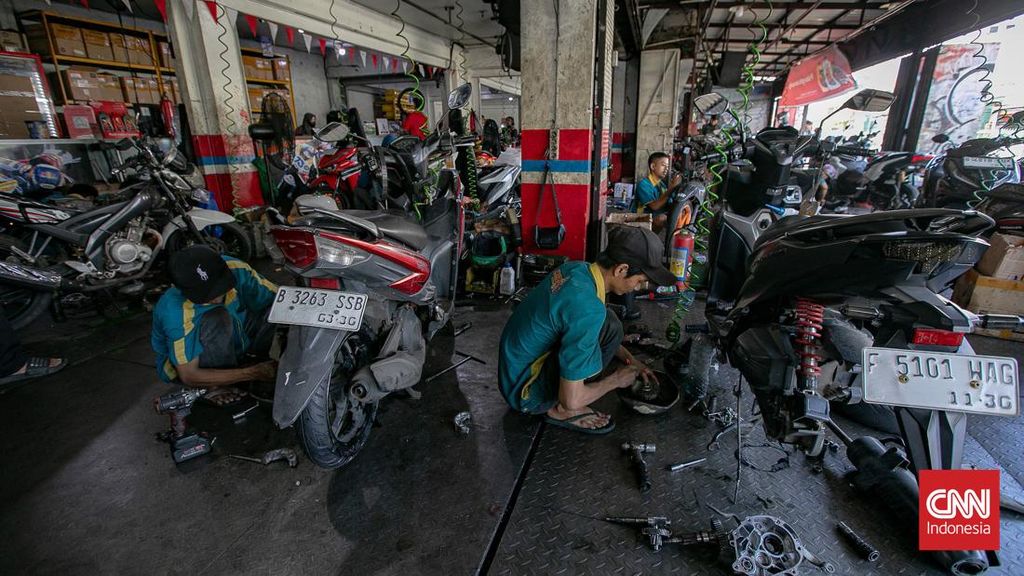 FOTO: Servis di Bengkel Motor Jakarta Melonjak Jelang Mudik 2026