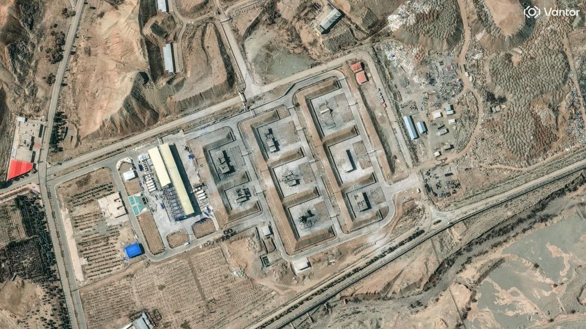 Viral Iran Disebut Tipu AS-Israel Pakai Jet dan Tank Balon Buatan China