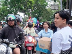 Indahnya Toleransi, A Weng Nabung dari Perayaan Cap Go Meh untuk Berbagi Takjil