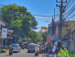 Warga Keluhkan Kabel Semrawut di Kabupaten Bandung: Takut Ada Korban