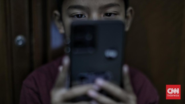 Google dan Meta dukung PP Tunas, menilai pendekatan penilaian mandiri lebih efektif. Namun, ada catatan khusus bagi implementasi aturan ini.