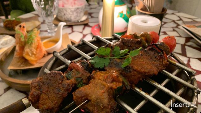 Menikmati Santap Buka Puasa dengan Suasana Kolonial Belanda